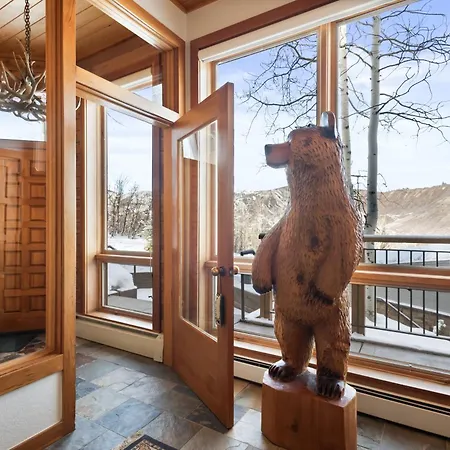New Snowmass View Townhome Ski-In Ski-Out By The Woodrun V Townhouses-2